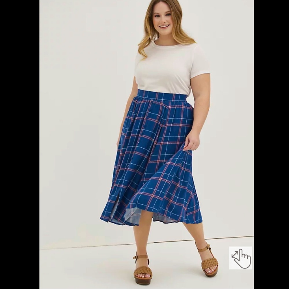 NWT TORRID Button Front Skirt / Size 1X / Challis Plaid Blue